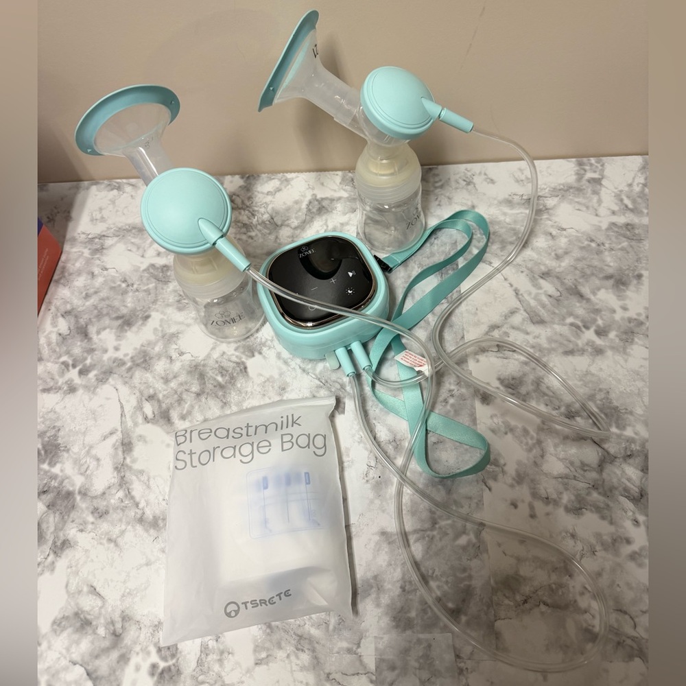 Electric Breast Pump in Aqua